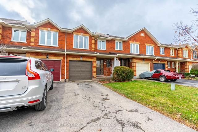 145 Dicenzo Dr, House detached with 3 bedrooms, 3 bathrooms and 3 parking in Hamilton ON | Image 1