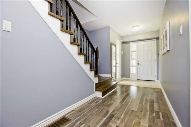 104 Rakewood Cres, House semidetached with 4 bedrooms, 3 bathrooms and 2 parking in Toronto ON | Image 7