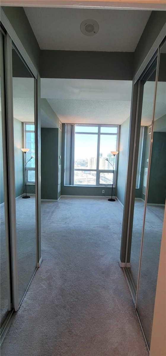 2412 - 219 Fort York Blvd, Condo with 1 bedrooms, 2 bathrooms and 1 parking in Toronto ON | Image 9