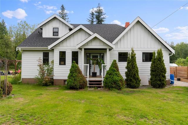 1805 Solsqua Road, House detached with 3 bedrooms, 3 bathrooms and 8 parking in Columbia Shuswap E BC | Image 6