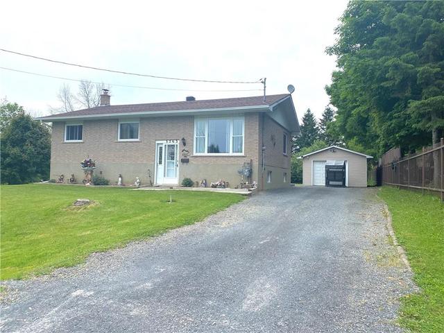 3503 Bruce Street, House detached with 3 bedrooms, 1 bathrooms and 4 parking in South Stormont ON | Image 1