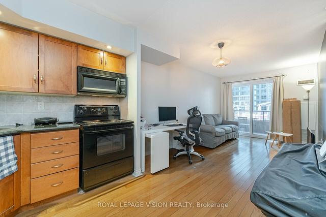 1726 - 250 Wellington St W, Condo with 1 bedrooms, 1 bathrooms and 1 parking in Toronto ON | Image 27