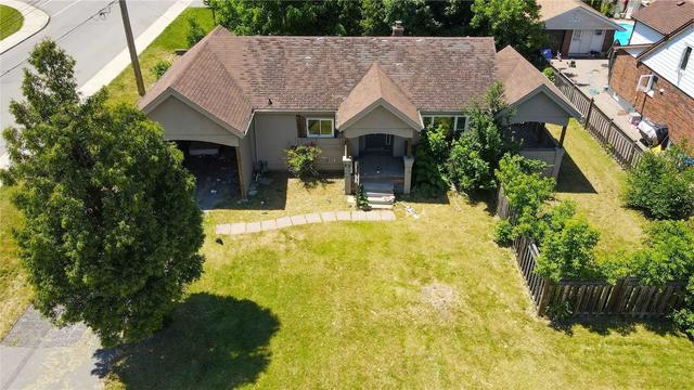 368 Caledon Ave, House detached with 3 bedrooms, 0 bathrooms and 3 parking in Hamilton ON | Image 7