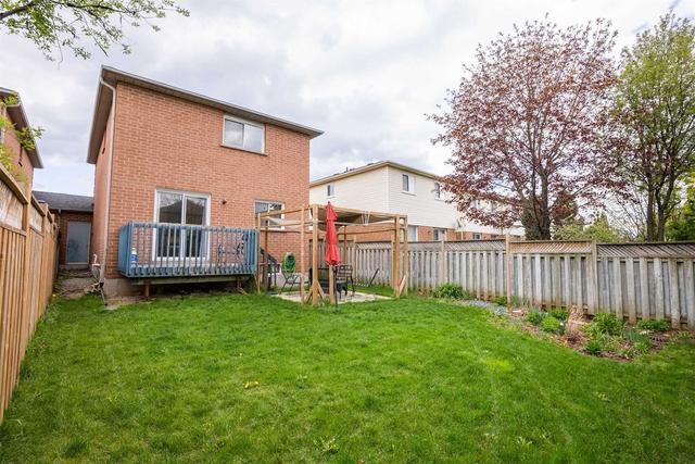 532` Eliza Cres, House attached with 3 bedrooms, 2 bathrooms and 3 parking in Burlington ON | Image 30