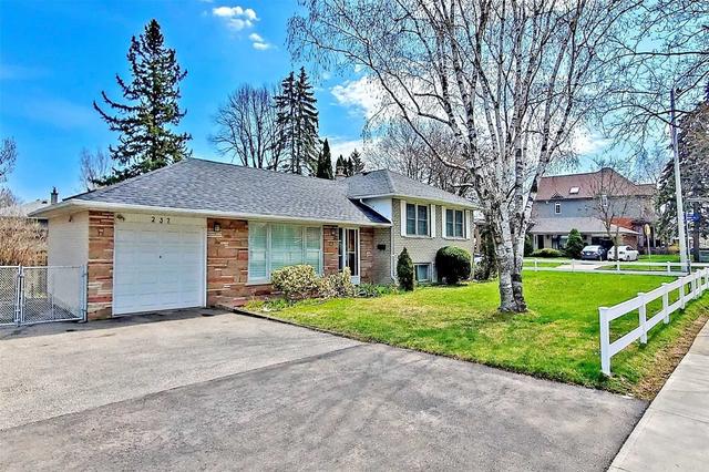 237 Beechgrove Dr, House detached with 3 bedrooms, 2 bathrooms and 5 parking in Toronto ON | Image 1