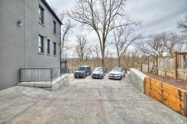 29 Yates St, House detached with 5 bedrooms, 6 bathrooms and 8 parking in St. Catharines ON | Image 23