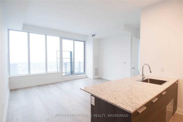 ph608 - 75 Canterbury Pl, Condo with 3 bedrooms, 2 bathrooms and 1 parking in Toronto ON | Image 11