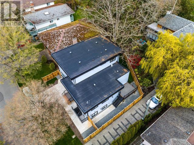 931 Redfern St, House detached with 5 bedrooms, 4 bathrooms and 2 parking in Victoria BC | Image 52