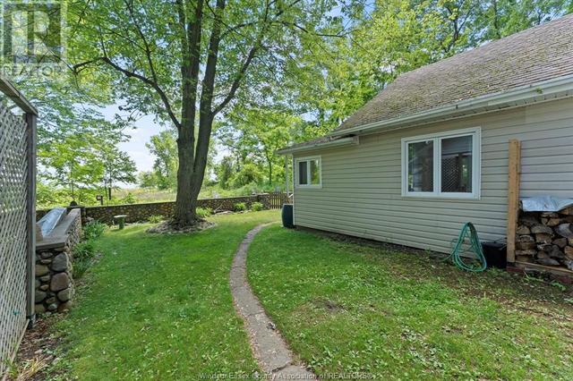 17520 Lakeshore Road, House detached with 2 bedrooms, 1 bathrooms and null parking in Chatham Kent ON | Image 29
