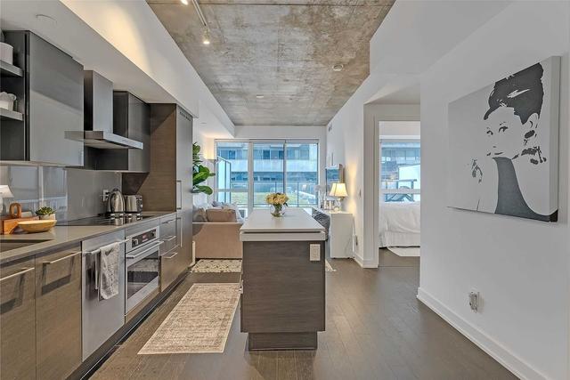 525 - 1030 King St W, Condo with 1 bedrooms, 1 bathrooms and 1 parking in Toronto ON | Card Image