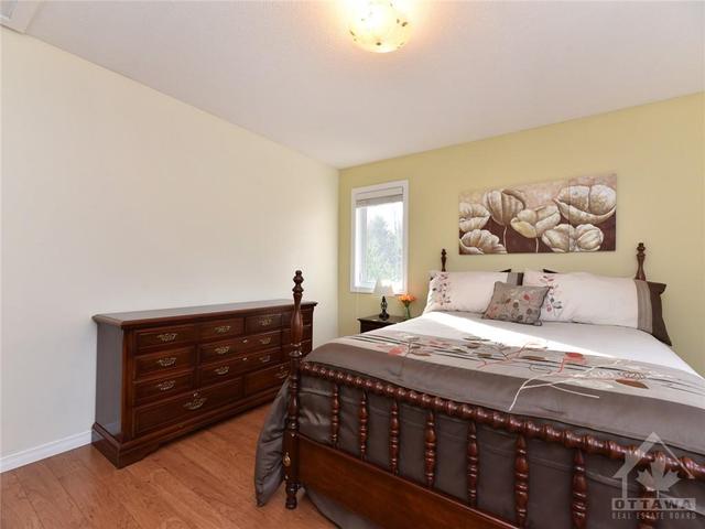 46 Grierson Lane, House detached with 5 bedrooms, 3 bathrooms and 12 parking in Ottawa ON | Image 18
