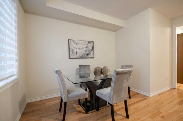 29 Shiff Cres, House attached with 3 bedrooms, 3 bathrooms and 3 parking in Brampton ON | Image 7