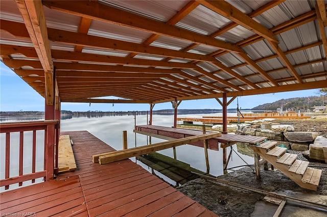 1 Leavis Shores, House detached with 2 bedrooms, 3 bathrooms and 6 parking in Frontenac Islands ON | Image 3