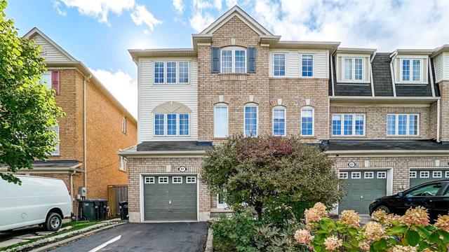 81 Decker Hollow Circ, House attached with 3 bedrooms, 3 bathrooms and 3 parking in Brampton ON | Image 1