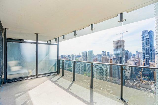 3003 - 5 St Joseph St, Condo with 1 bedrooms, 1 bathrooms and 0 parking in Toronto ON | Image 4