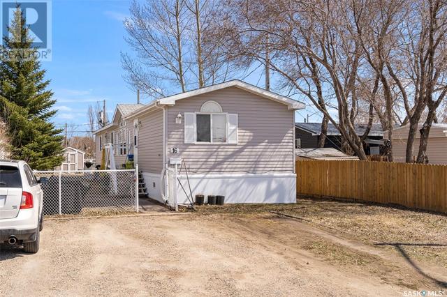 16 Walters Court, Home with 3 bedrooms, 2 bathrooms and null parking in Pilot Butte SK | Card Image
