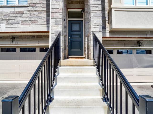 2251 Khalsa Gate, House attached with 4 bedrooms, 3 bathrooms and 2 parking in Oakville ON | Image 4