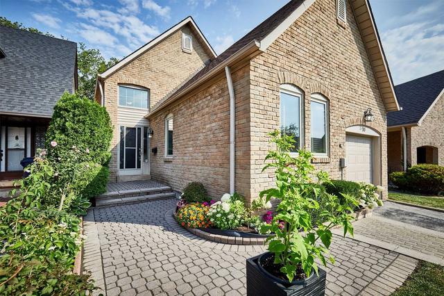 80 Ecclesfield Dr, House detached with 3 bedrooms, 4 bathrooms and 2 parking in Toronto ON | Image 1