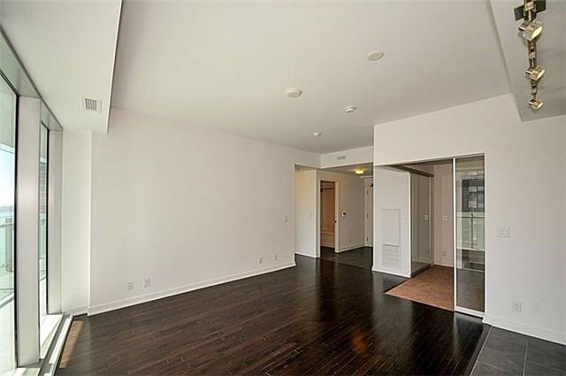 1301 - 14 York St, Condo with 3 bedrooms, 2 bathrooms and 1 parking in Toronto ON | Image 16