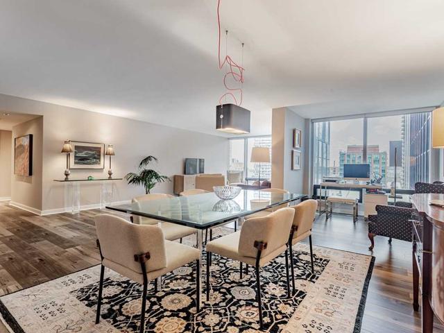 1201 - 30 Wellington St E, Condo with 2 bedrooms, 2 bathrooms and 2 parking in Toronto ON | Image 24