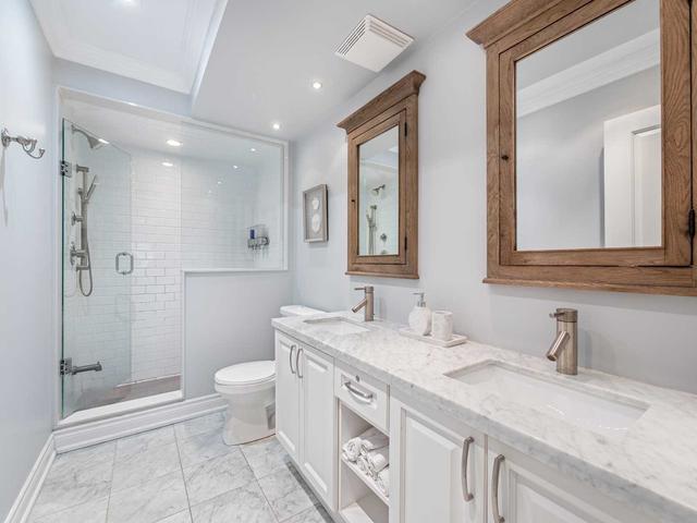 2162 Bayview Ave, Townhouse with 3 bedrooms, 3 bathrooms and 2 parking in Toronto ON | Image 9