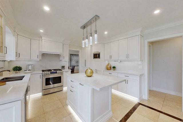 8 Barclay Crt, House detached with 4 bedrooms, 5 bathrooms and 6 parking in Markham ON | Image 39