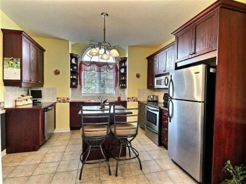 3651 Carver St, House detached with 2 bedrooms, 2 bathrooms and 4 parking in Fort Erie ON | Image 5