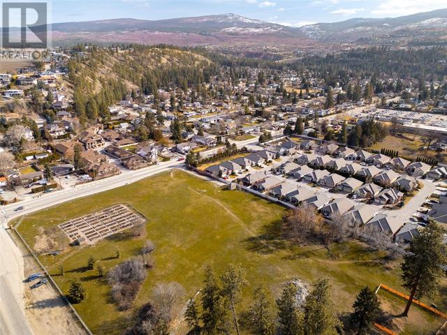 105 - 4450 Gordon Drive, House detached with 4 bedrooms, 3 bathrooms and 4 parking in Kelowna BC | Image 50