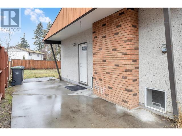 4574 Gordon Drive, House detached with 4 bedrooms, 3 bathrooms and null parking in Kelowna BC | Image 44
