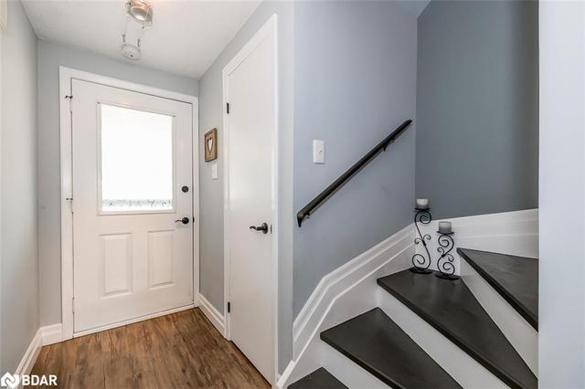 19 Sinclair Court, House detached with 3 bedrooms, 1 bathrooms and 3 parking in Barrie ON | Image 45