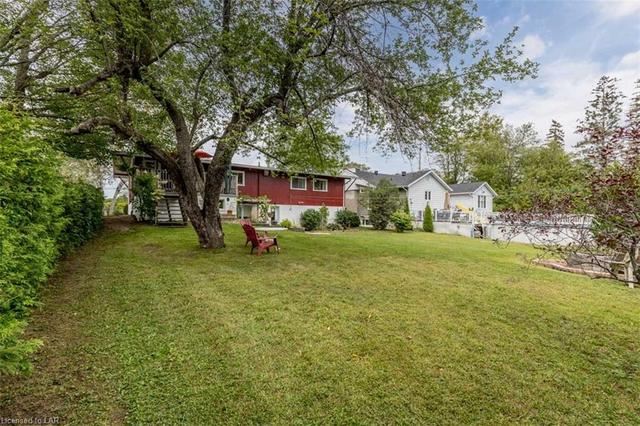 44 Robert Street E, House detached with 4 bedrooms, 2 bathrooms and 3 parking in Penetanguishene ON | Image 44
