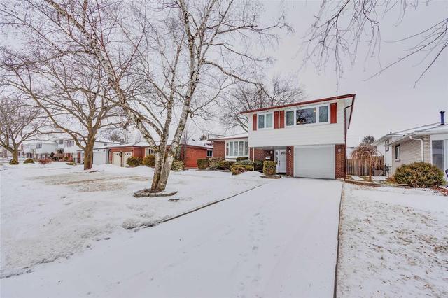 96 Bryant Rd, House detached with 4 bedrooms, 3 bathrooms and 3 parking in Ajax ON | Image 3
