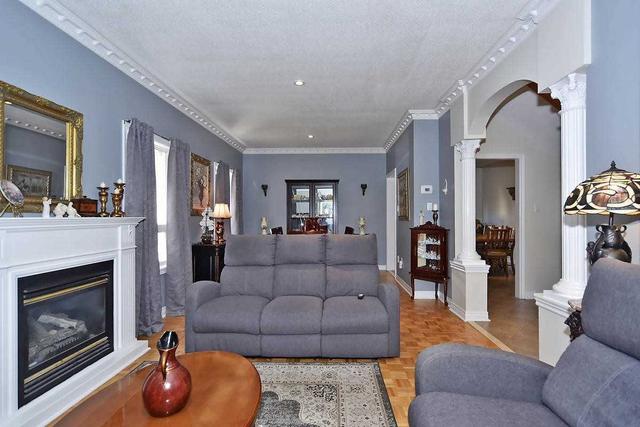 198 Golden Gate Circ, House detached with 4 bedrooms, 4 bathrooms and 4 parking in Vaughan ON | Image 16