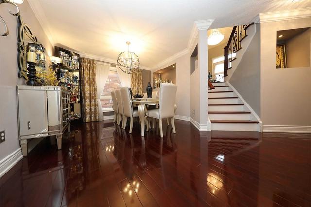 26 Solstice Dr, House detached with 4 bedrooms, 4 bathrooms and 6 parking in Toronto ON | Image 2