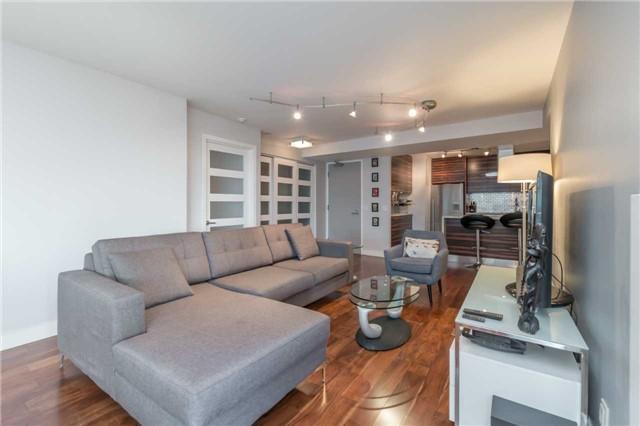 1002 - 50 Lombard St, Condo with 2 bedrooms, 2 bathrooms and 1 parking in Toronto ON | Image 10
