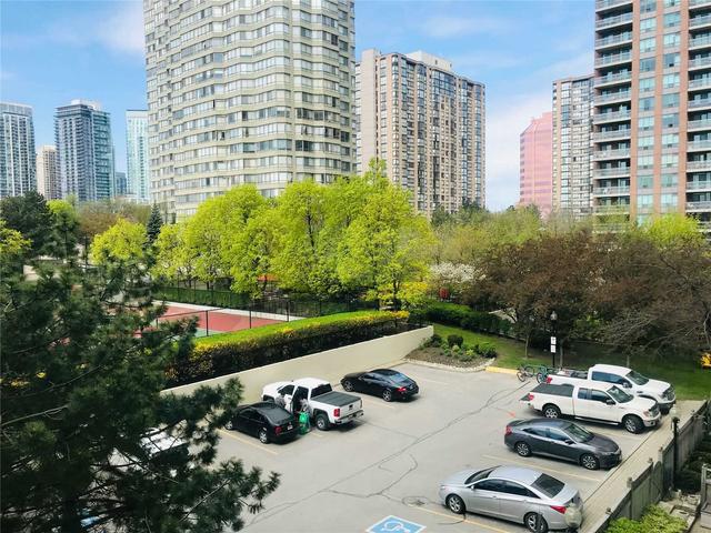 401 - 55 Elm Dr, Condo with 1 bedrooms, 2 bathrooms and 2 parking in Mississauga ON | Image 9