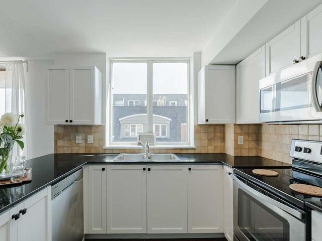 404 - 1369 Bloor St W, Condo with 2 bedrooms, 2 bathrooms and 1 parking in Toronto ON | Image 6