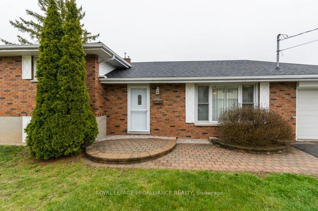 5 Plaza Sq, House detached with 3 bedrooms, 2 bathrooms and 3 parking in Belleville ON | Image 12
