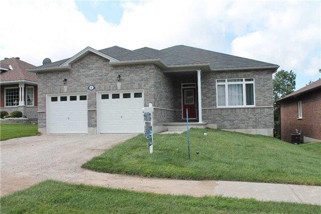 68 Maria St, House detached with 2 bedrooms, 3 bathrooms and 2 parking in Penetanguishene ON | Image 1