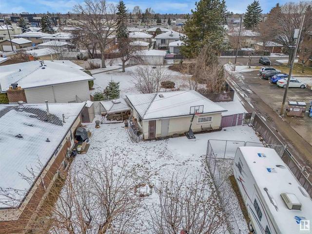 9524 129a Av Nw, House detached with 3 bedrooms, 1 bathrooms and null parking in Edmonton AB | Image 5