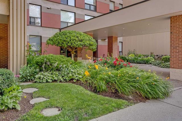 1111 - 965 Inverhouse Dr, Condo with 2 bedrooms, 2 bathrooms and 2 parking in Mississauga ON | Image 35