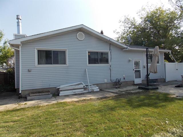 5142 44 Street, House detached with 3 bedrooms, 2 bathrooms and 5 parking in Olds AB | Image 30