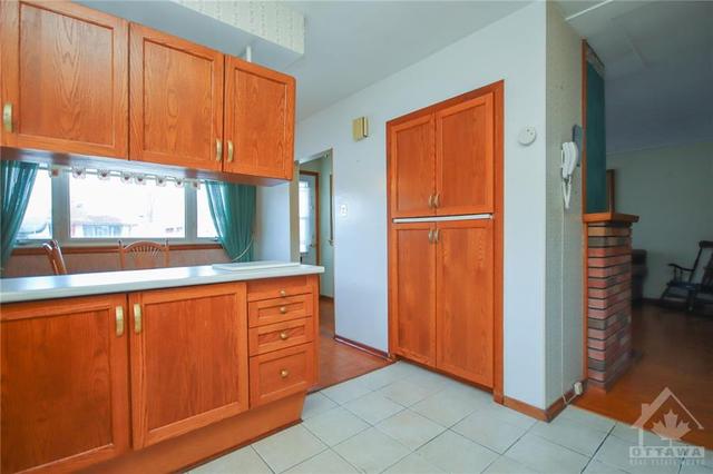 2134 Lemay Crescent, House detached with 3 bedrooms, 2 bathrooms and 6 parking in Ottawa ON | Image 11