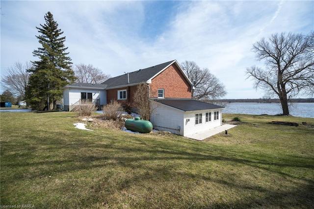 9480 County Rd 2, House detached with 4 bedrooms, 4 bathrooms and 12 parking in Greater Napanee ON | Image 36