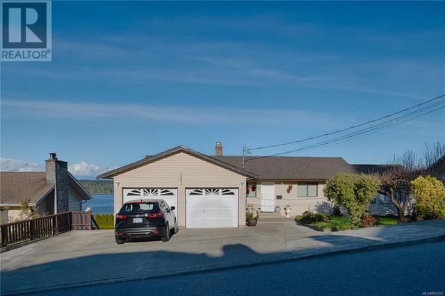 241 Mclean St S, House detached with 5 bedrooms, 4 bathrooms and 4 parking in Campbell River BC | Card Image