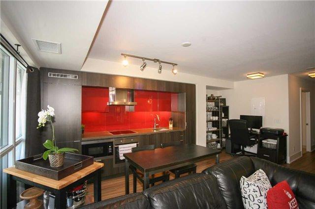 1003 - 300 Front St W, Condo with 1 bedrooms, 1 bathrooms and 1 parking in Toronto ON | Image 4