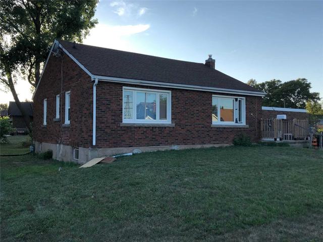 4981 Stanley Ave, House detached with 3 bedrooms, 1 bathrooms and 5 parking in Niagara Falls ON | Image 1
