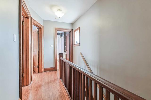 13 Lippincott St W, House detached with 3 bedrooms, 3 bathrooms and 4 parking in Toronto ON | Image 16