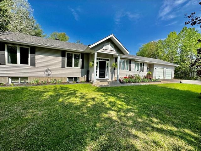 628 Doran Road, House detached with 5 bedrooms, 3 bathrooms and 6 parking in Petawawa ON | Image 1