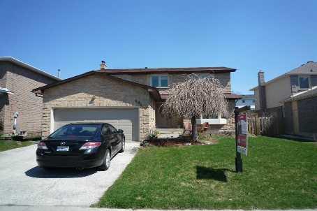 984 Ferndale Cres, House detached with 4 bedrooms, 3 bathrooms and 2 parking in Newmarket ON | Image 1